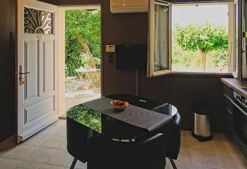 プールの見える１ベッドルームアパートメント, A Villa Di Rutali