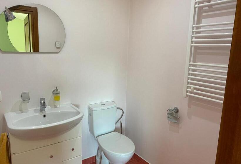 اتاق استاندارد سه نفره, Guest House Atostogana