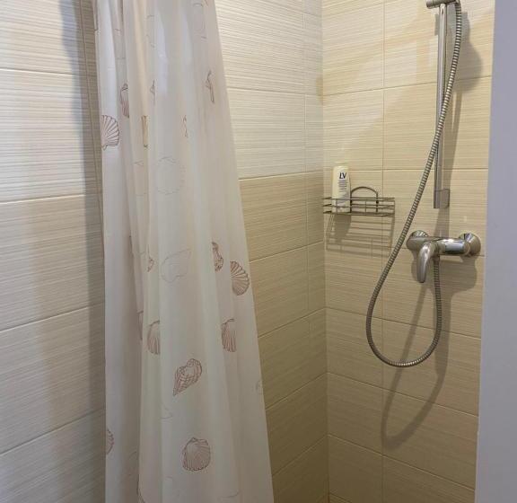اتاق استاندارد چهار تخته, Guest House Atostogana