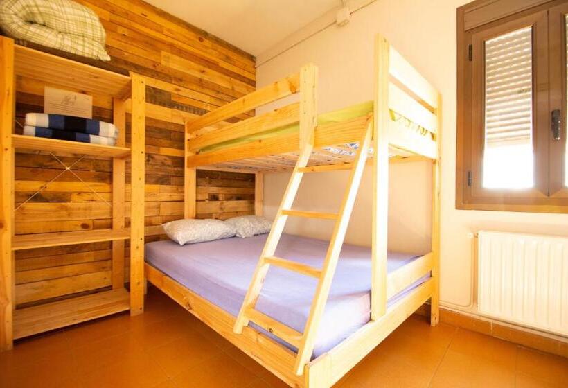 חדר קומפורט לשלושה, Alberg Vall D àger