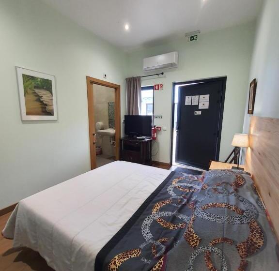 اتاق استاندارد برای معلولان, Alvorada Medieval, Al