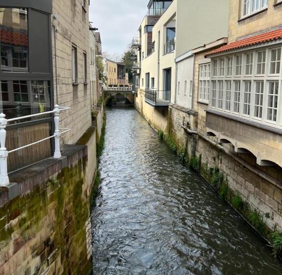 חדר דחוקס עם מיטת קינג, B&b Prachtig Allemachtig