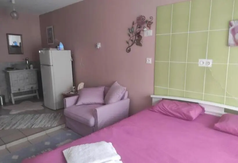 スタンダードルーム, Chambre Spatieuse Avec Grand Lit