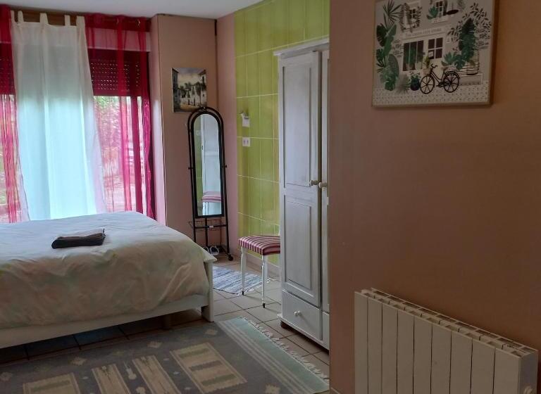 스탠다드 룸, Chambre Spatieuse Avec Grand Lit