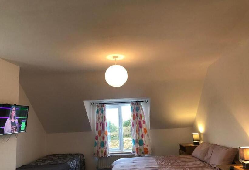 家庭间, Four Seasons House