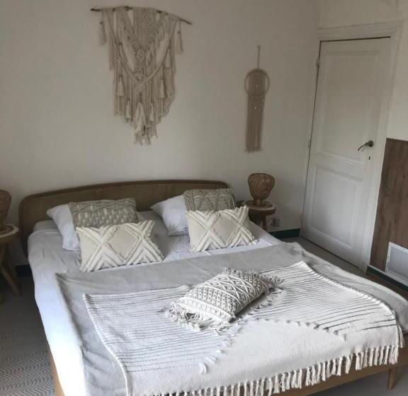 اتاق استاندارد با چشم‌انداز باغ, Villa Sylvania