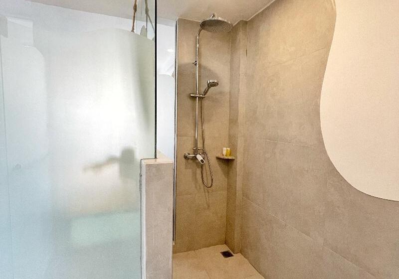 Номер Deluxe Вид на Бассейн, Khaiyyara Jimbaran Bali