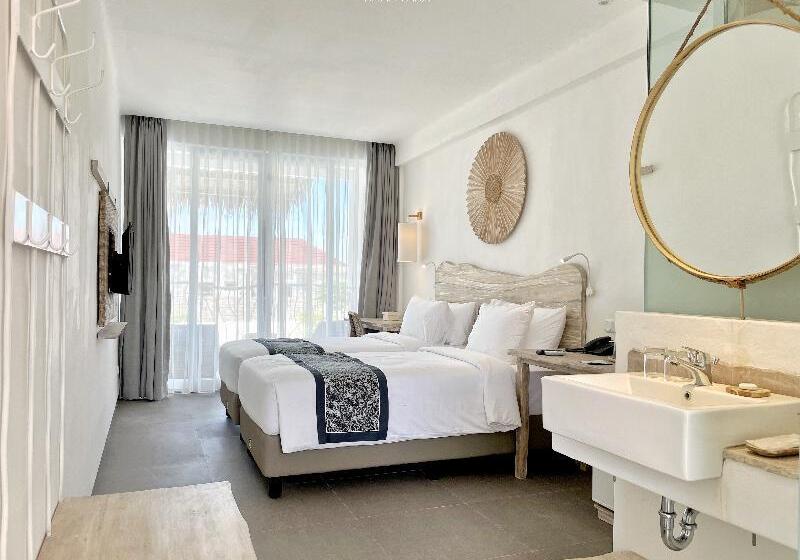 带泳池观景的豪华房, Khaiyyara Jimbaran Bali