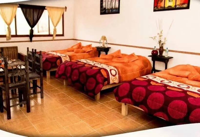Habitación Cuádruple Clásica, Posada Acaxiloco