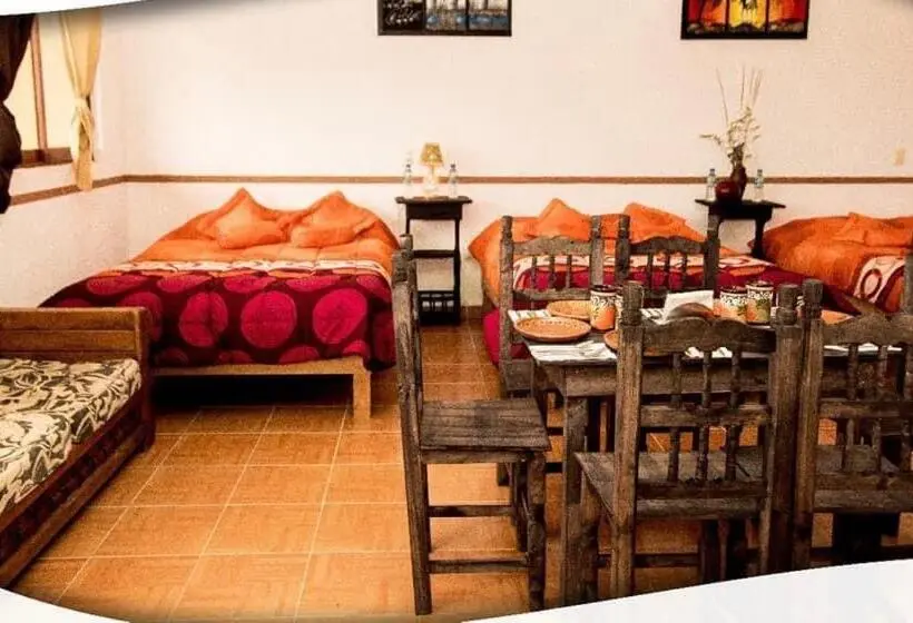 Habitación Cuádruple Clásica, Posada Acaxiloco