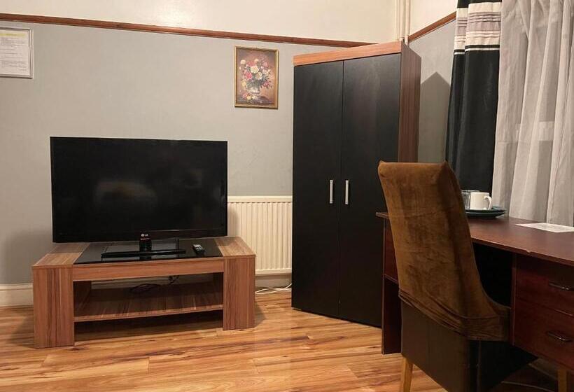 バス共有のスタンダードルーム, Bright Apartments