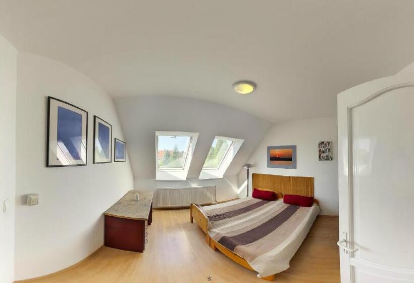 スタンダードルーム, Highway House