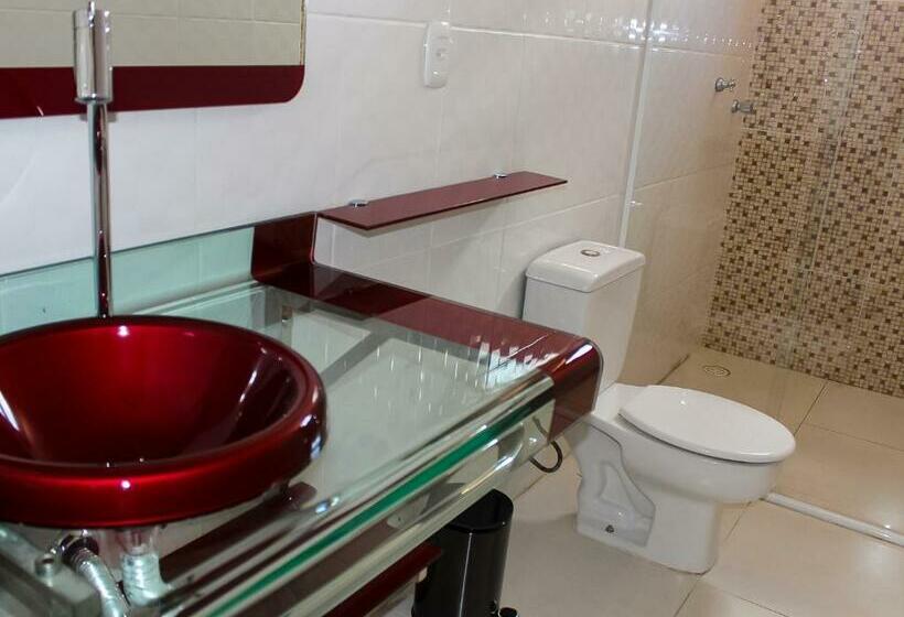 标准三人间, Pousada Receptur