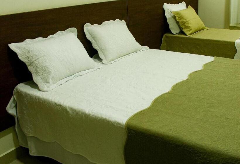 标准三人间, Pousada Receptur