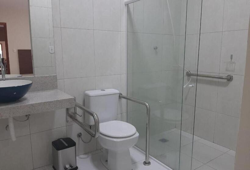 标准三人间, Pousada Receptur