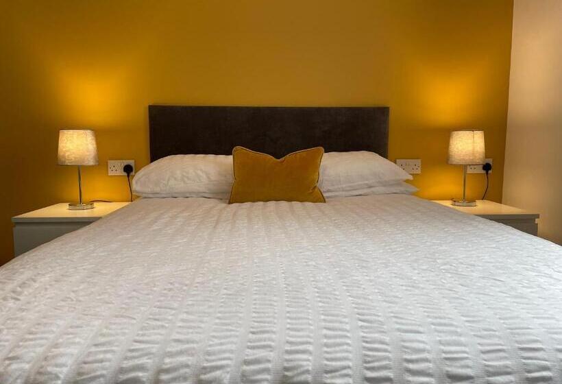 غرفة قياسية, The Seahorse