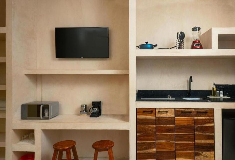 Escritório Estándar, Ujo Condo Boutique