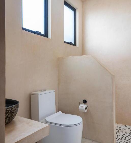 استودیو استاندارد با بالکن, Ujo Condo Boutique