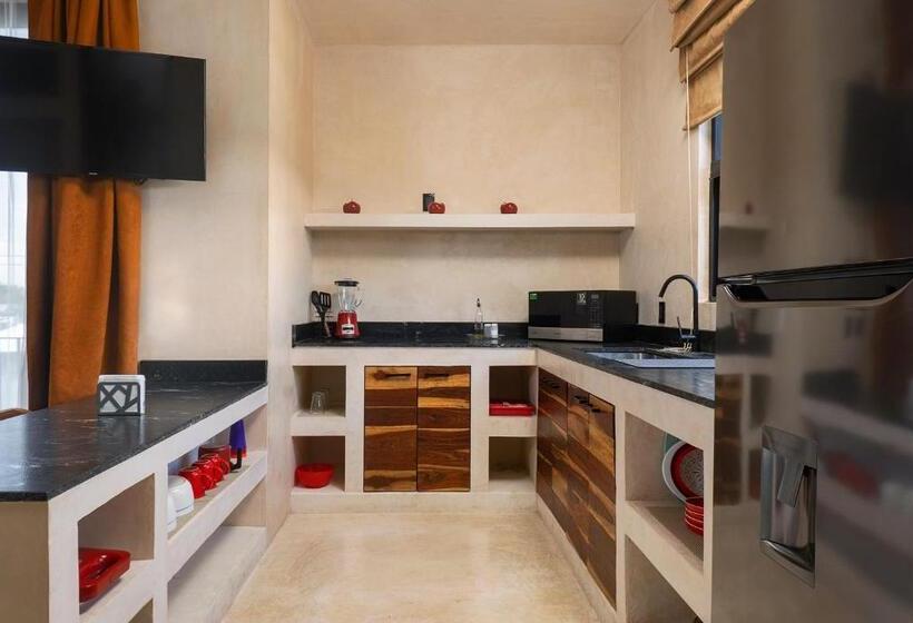 آپارتمان 1 خوابه با بالکن, Ujo Condo Boutique