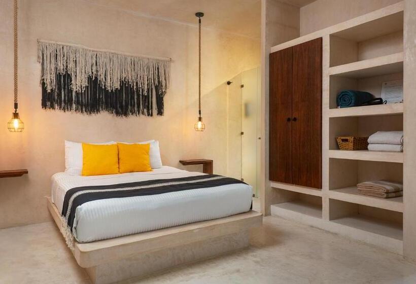 Escritório Estándar, Ujo Condo Boutique