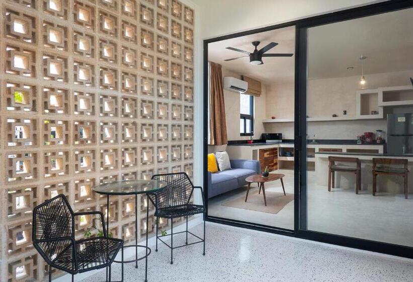 آپارتمان 1 خوابه با تراس, Ujo Condo Boutique