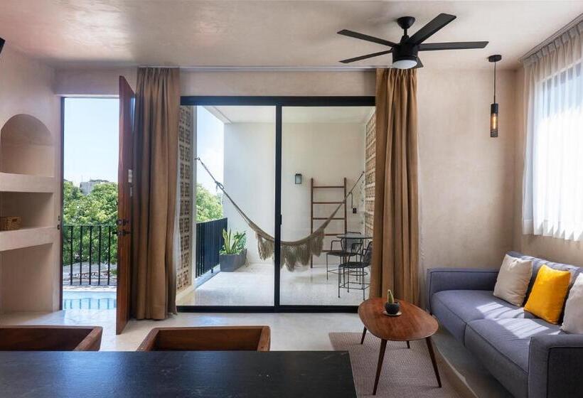 Apartamento 1 Dormitório com Terraço, Ujo Condo Boutique