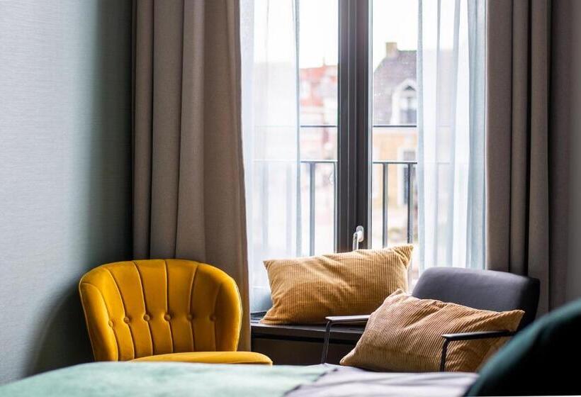 스탠다드 룸 킹사이즈 침대, Van Der Meer