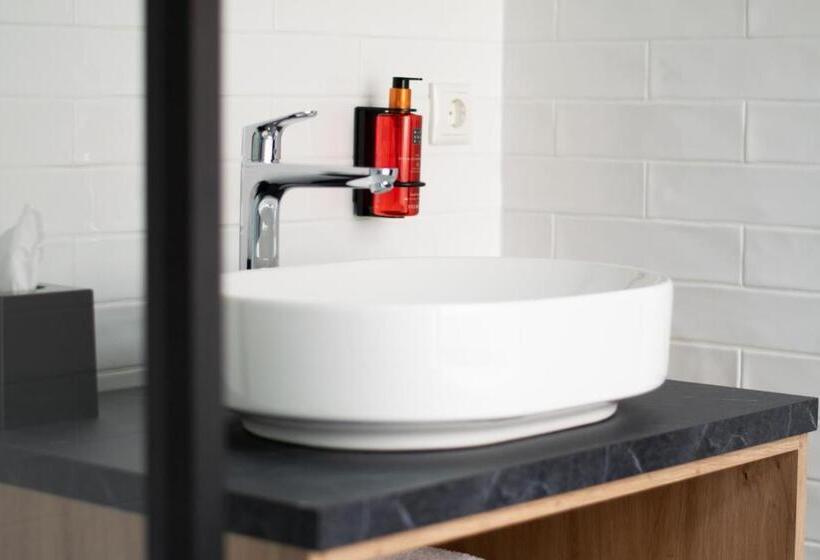 스탠다드 룸 킹사이즈 침대, Van Der Meer