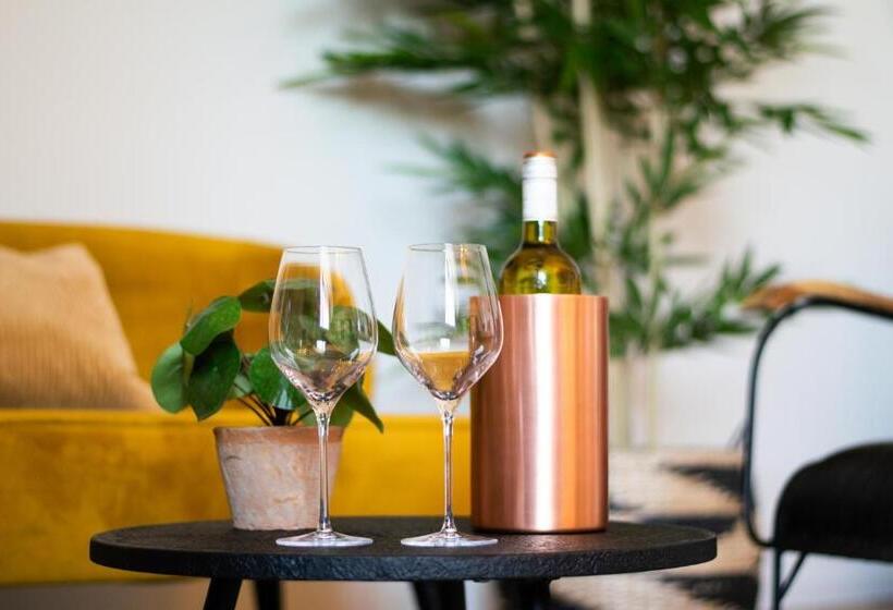 주니어 스위트, Van Der Meer