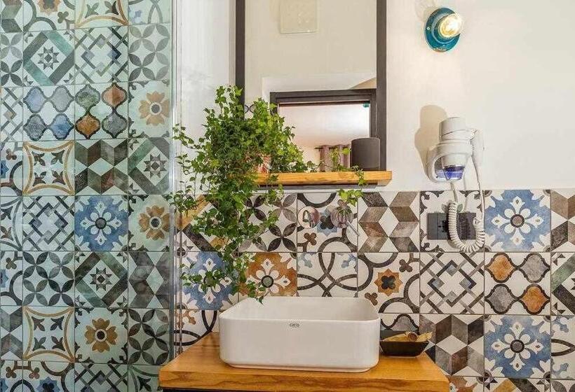 غرفة قياسية مزوَّدة بشُرفة, Bb Ogliastroom