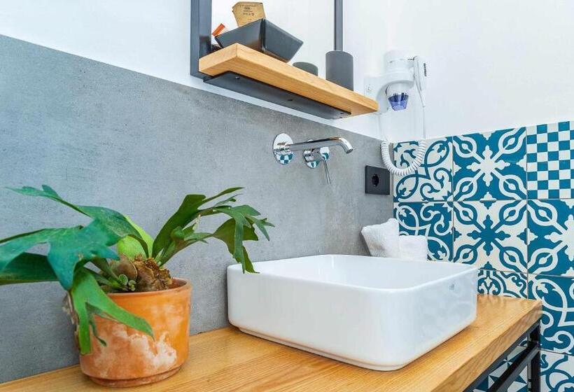 غرفة قياسية مزوَّدة بتراس, Bb Ogliastroom