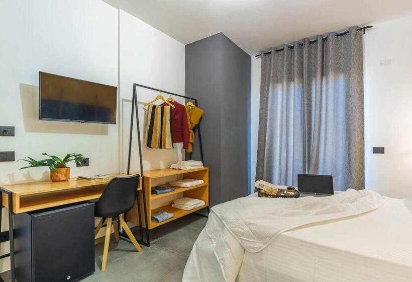 غرفة قياسية مزوَّدة بشُرفة, Bb Ogliastroom