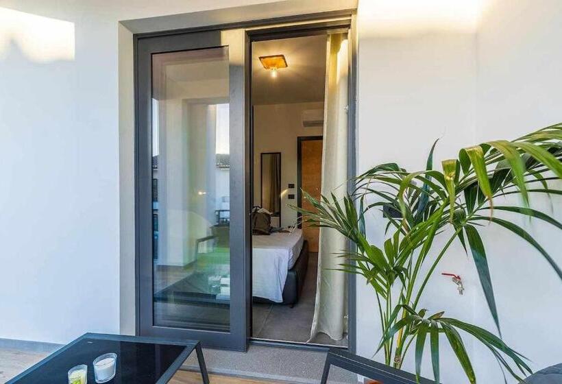 غرفة قياسية داخلية, Bb Ogliastroom