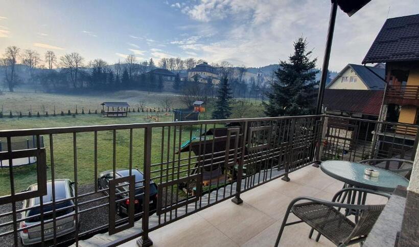 Трехместный Номер Стандарт с Балконом, Bukovina Blue