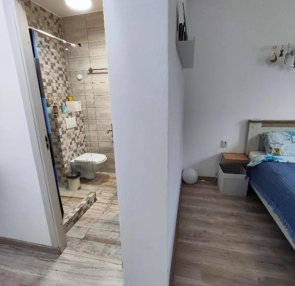 חדר סטנדרט נוף לגינה, Happy Home