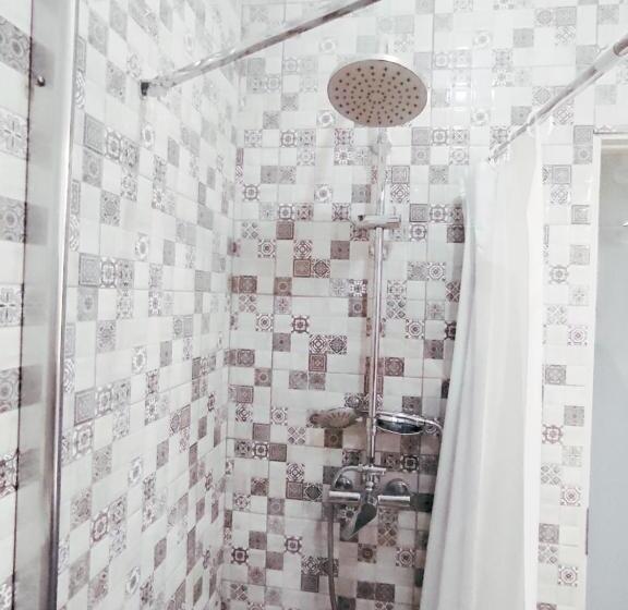 חדר סופריור, Happy Home