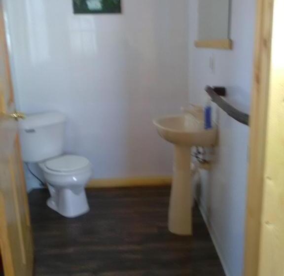 غرفة أساسية, Peaceful Valley Haven Tree House