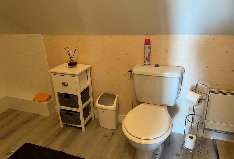 Quarto Estandar, Come Chez Nous