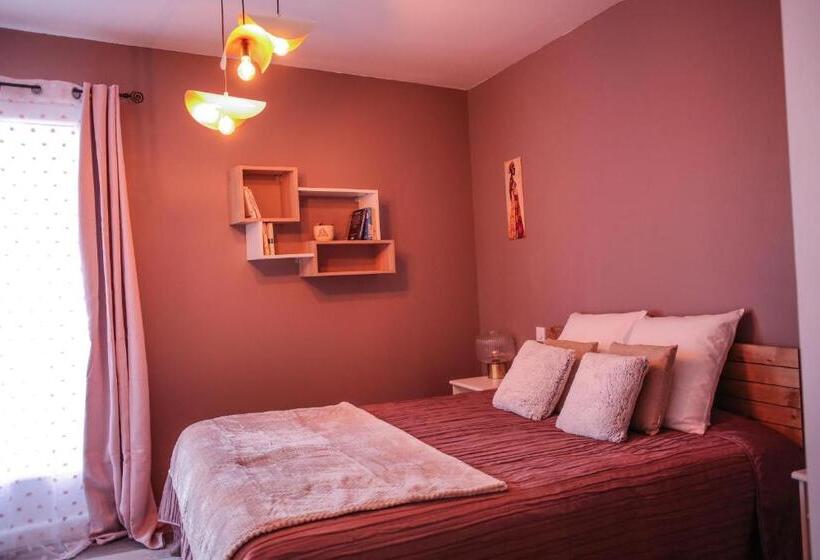 テラス付きスタンダードルーム, Les Chambres D Hôtes De Valensole Au Pays Des Lavandes Et Proche Des Gorges Du Verdon