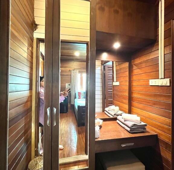 스탠다드 룸 킹사이즈 침대, Sirilagoona Home Resort