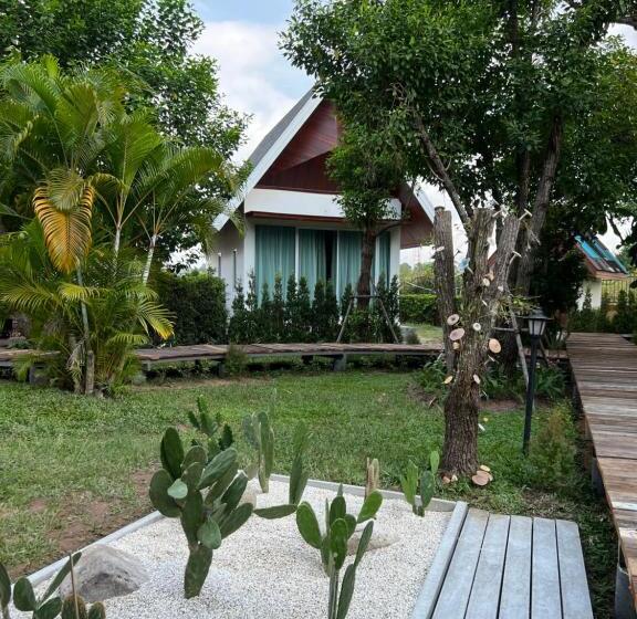 디럭스 트리플 룸, Sirilagoona Home Resort