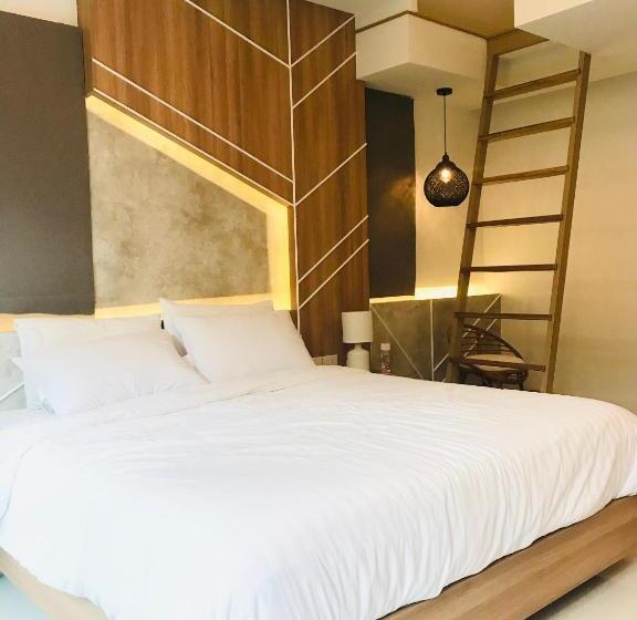 디럭스 트리플 룸, Sirilagoona Home Resort