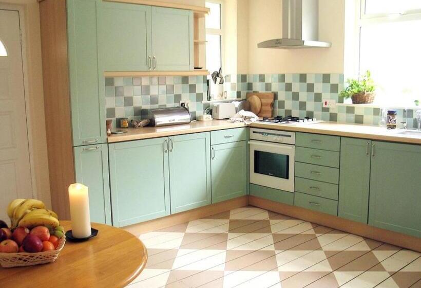 בית, חדר שינה 1, Healing Waters Sanctuary For Exclusive Private Hire And Self Catering Board, Vegetarian, Alcohol & W