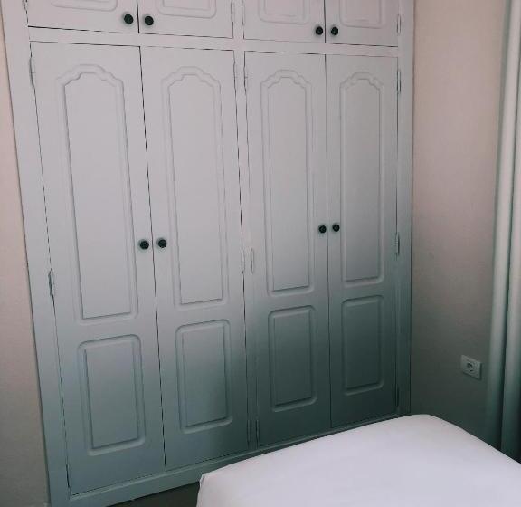 バスルーム共有のシングルスタンダード, Villa 8 Islas