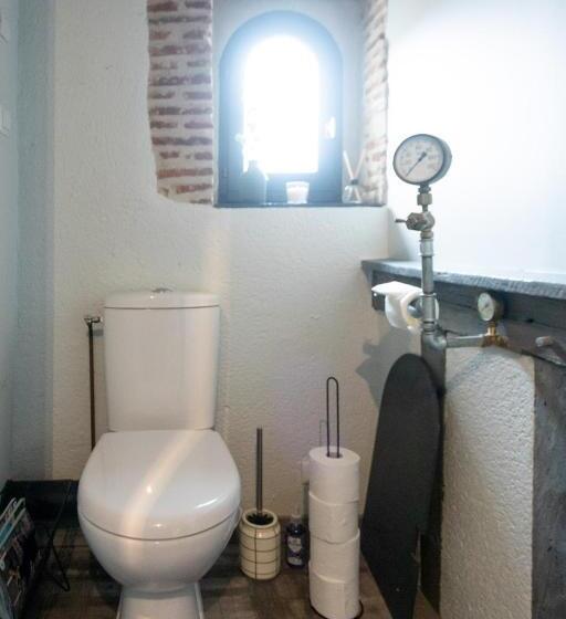 舒适三人间, La Tour Aux Grains Chambres Autonomes