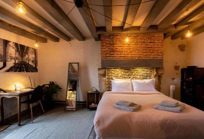 舒适三人间, La Tour Aux Grains Chambres Autonomes