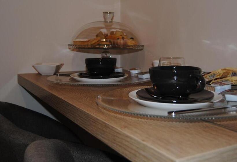 小型套房, Lux Suite
