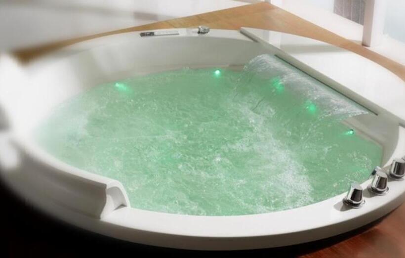 Suite z Hydromasażem, Lux Suite