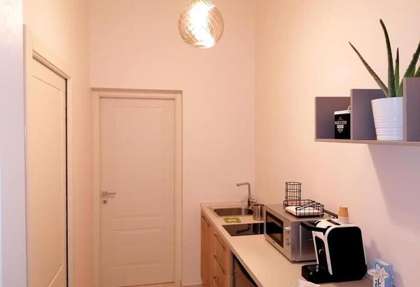 小型套房, Lux Suite