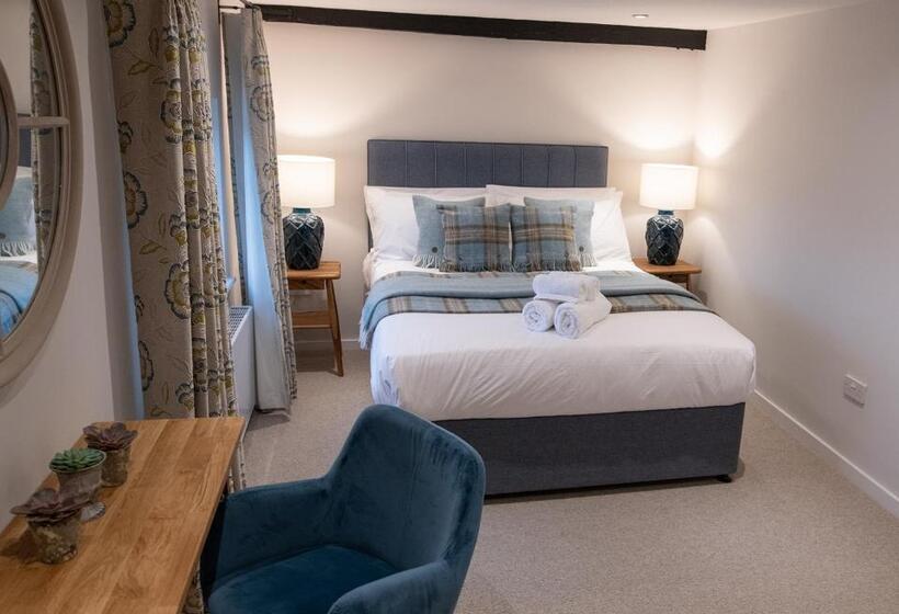 Номер Стандарт, The Three Horseshoes